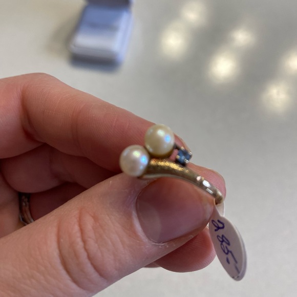 Vintage Double Pearl and Topaz 10k Ring - Size 7 - Picture 5 of 6